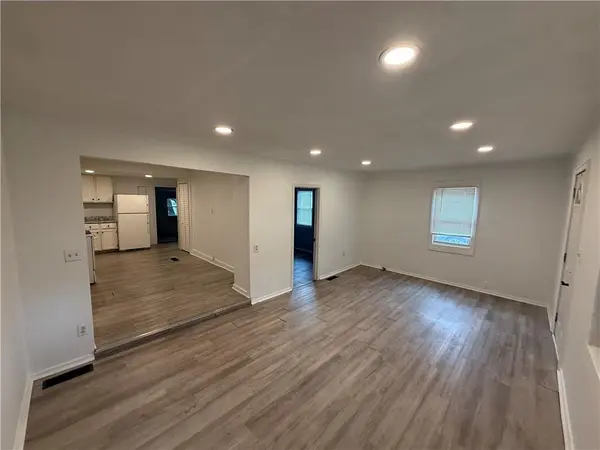 6 S 3rd ST, Louisburg, KS 66053