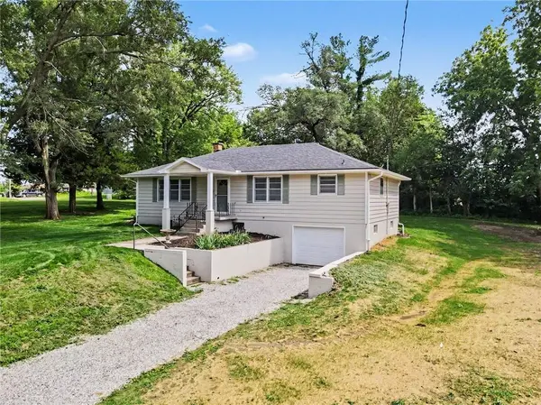 339 W Oak ST, Trimble, MO 64492