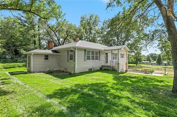 339 W Oak ST, Trimble, MO 64492