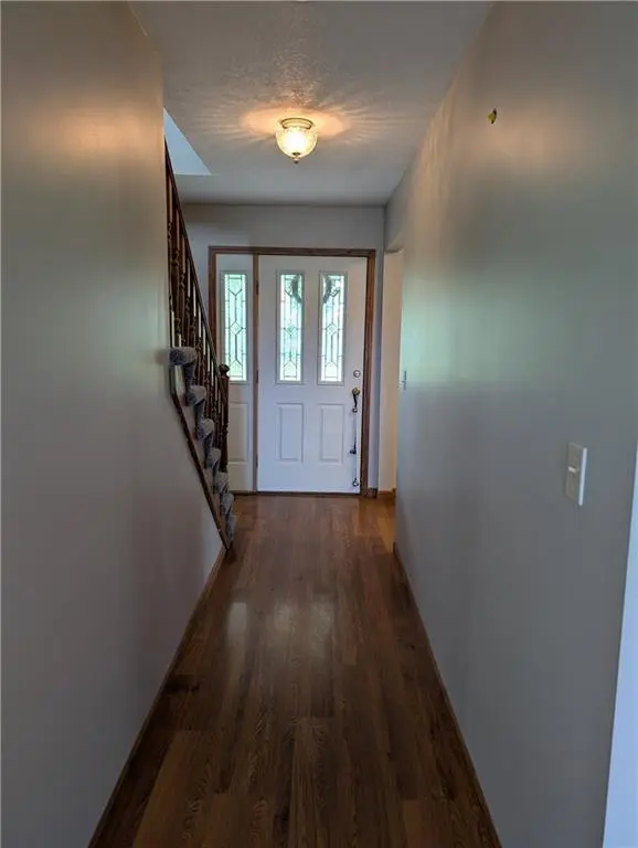 10510 W 327th ST, Paola, KS 66071