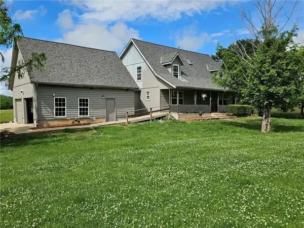 10510 W 327th ST, Paola, KS 66071