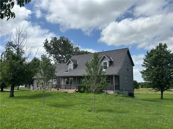 10510 W 327th ST, Paola, KS 66071