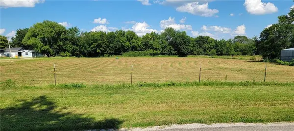 801 S McKinley ST, Laharpe, KS 66751
