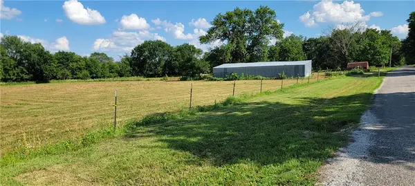 801 S McKinley ST, Laharpe, KS 66751