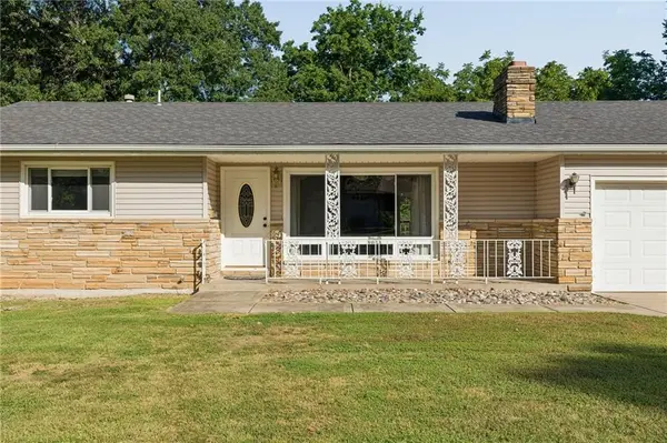 6826 N Baltimore AVE, Gladstone, MO 64118