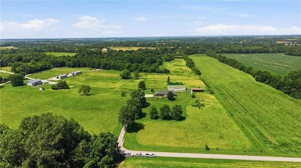 4457 Gillen RD, Odessa, MO 64076