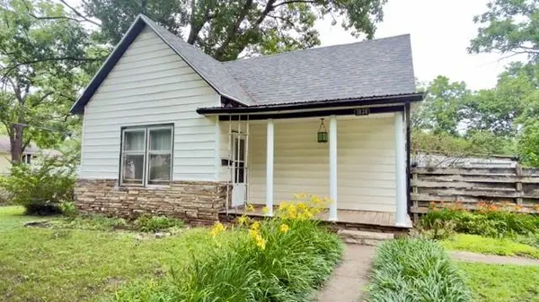 1030 W Walnut ST, Nevada, MO 64772