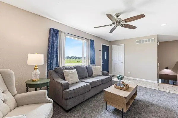 24635 Icon RD, Maryville, MO 64468