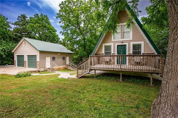 97 W Sugar Lake DR, Mound City, KS 66056