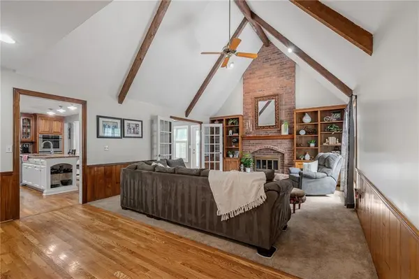 8408 W 115th ST, Overland Park, KS 66210