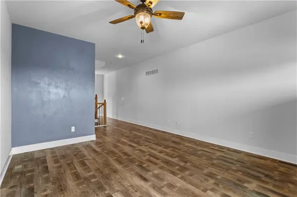 1121 S Minton RD, Independence, MO 64056