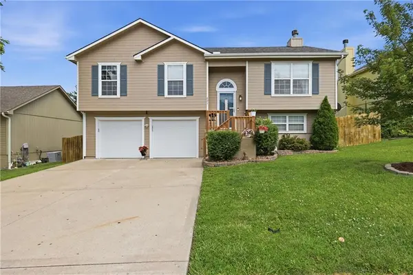 431 SW Joseph LN, Grain Valley, MO 64029