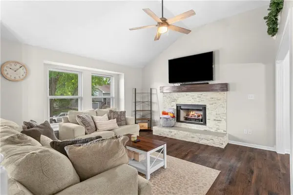 1604 S Concord CT, Independence, MO 64058