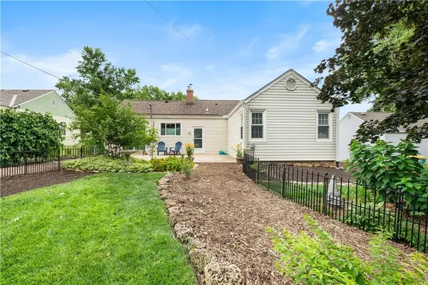 5824 Floyd ST, Overland Park, KS 66202