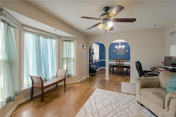 3008 S Cochise DR, Independence, MO 64057
