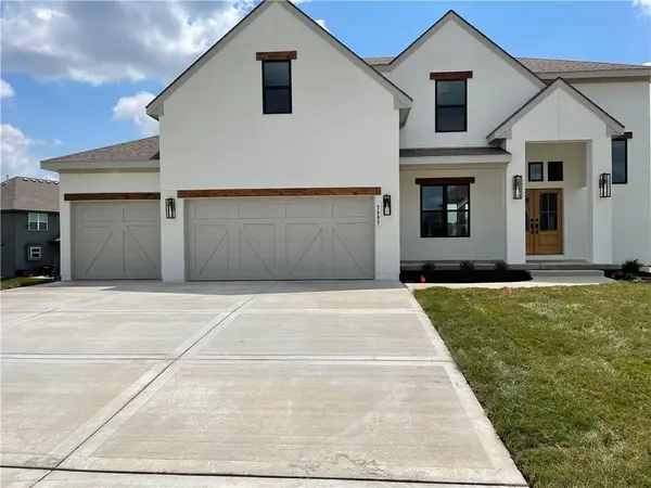8301 NW 90TH TER, Kansas City, MO 64153