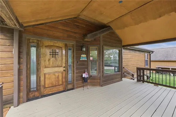 40303 E Round Prairie RD, Oak Grove, MO 64075