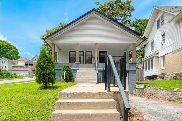 346 Kensington AVE, Kansas City, MO 64124