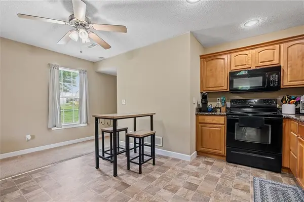 9001 SW Gala DR, Blue Springs, MO 64064