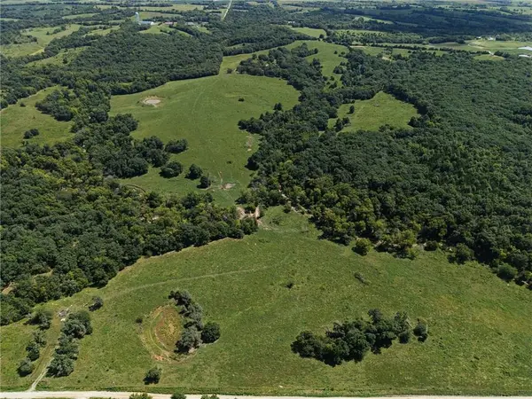 Ava DR, Harris, MO 64645