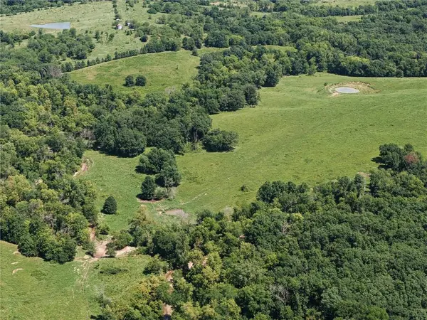 Ava DR, Harris, MO 64645