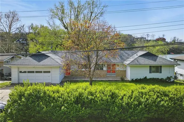 13 P Lake Shore DR, Lake Lotawana, MO 64086