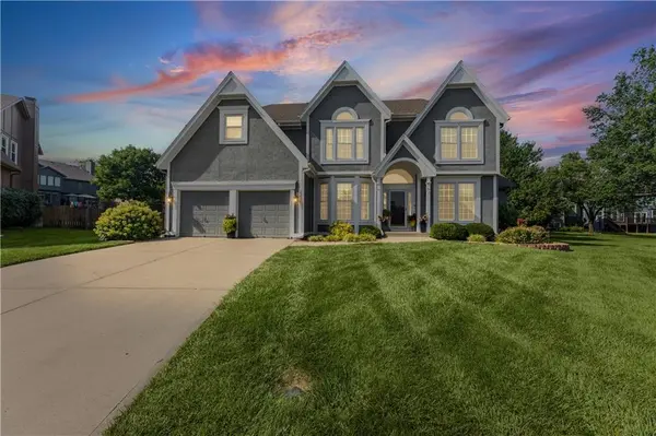 13001 Hemlock ST, Overland Park, KS 66213