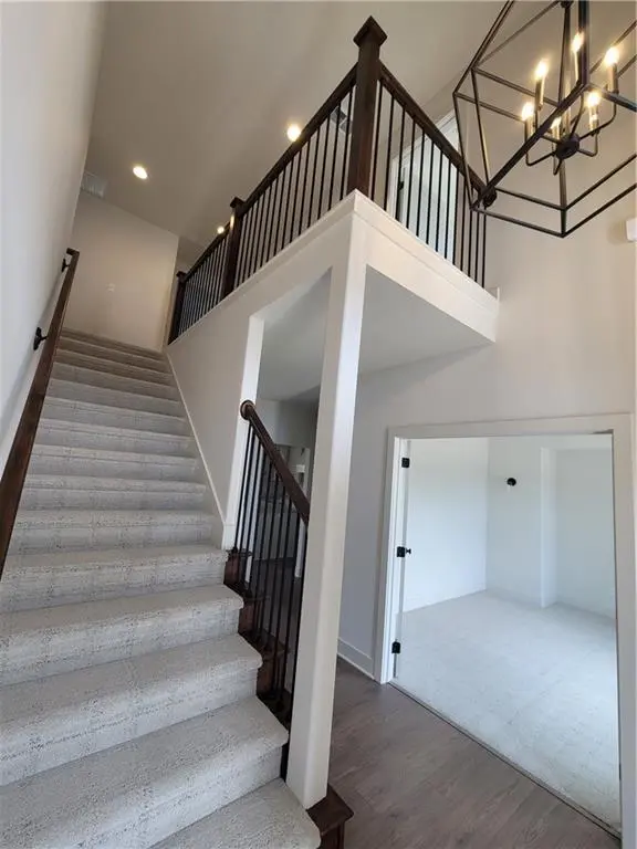 9006 N Poplar AVE, Kansas City, MO 64156