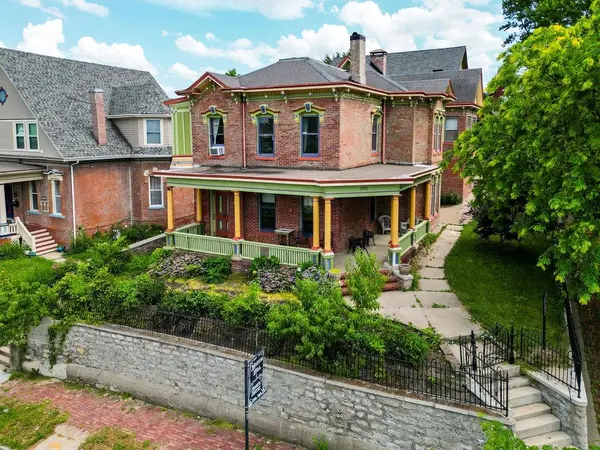 1102 Felix ST, St Joseph, MO 64501