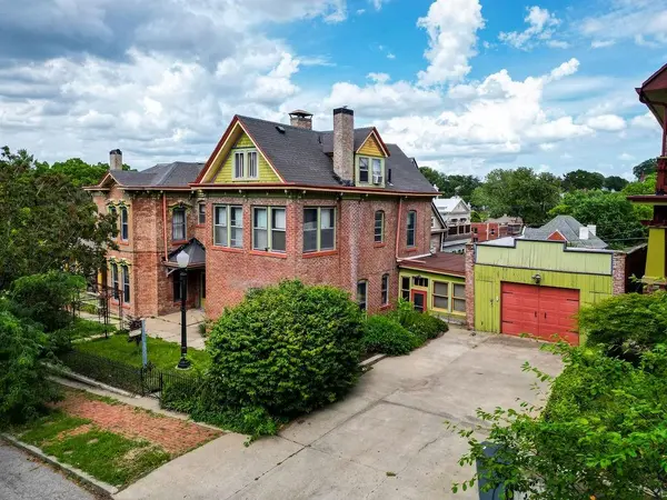 1102 Felix ST, St Joseph, MO 64501