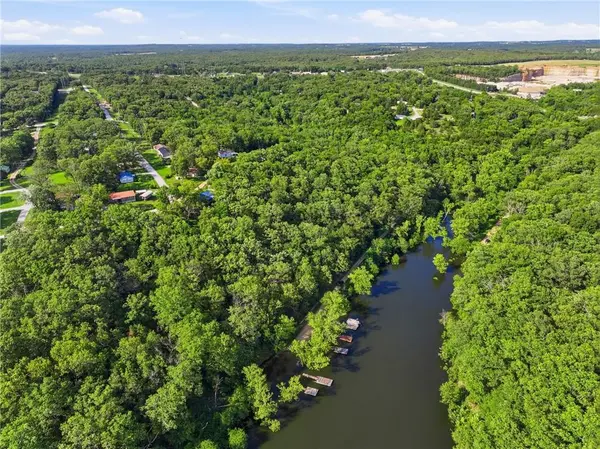 23455 Little Loop DR, Hermitage, MO 65668