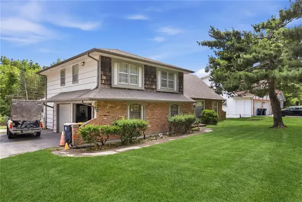 8615 E 89th ST, Kansas City, MO 64138