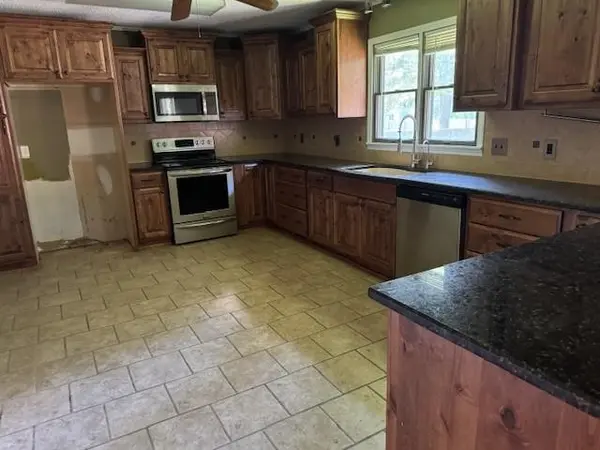 512 Custer RD, Parsons, KS 67357