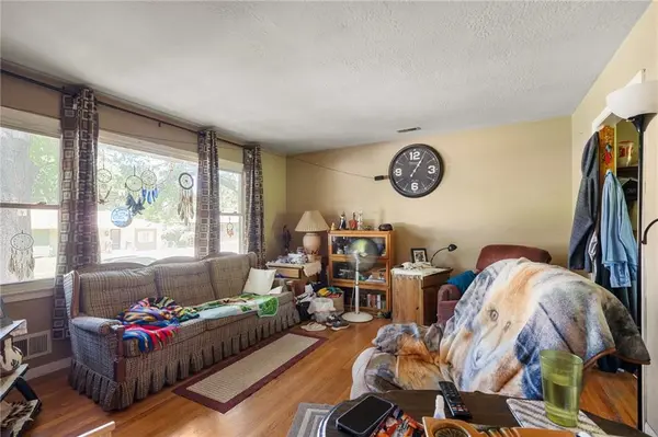 1729 N McCoy ST, Independence, MO 64050