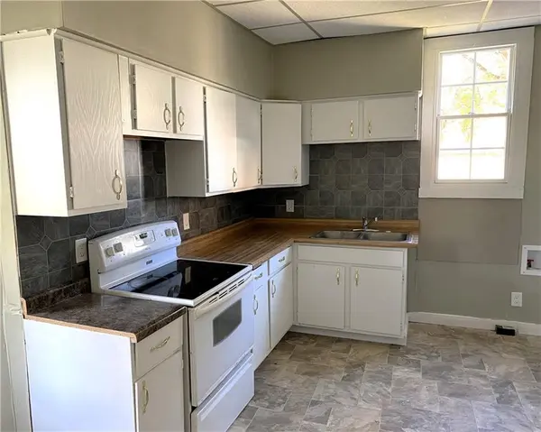 112-114 W Franklin ST, St Joseph, MO 64501
