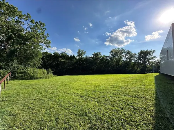3933 S Minnie ST, Kansas City, KS 66103