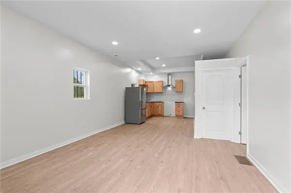 3758 Woodland AVE, Kansas City, MO 64109