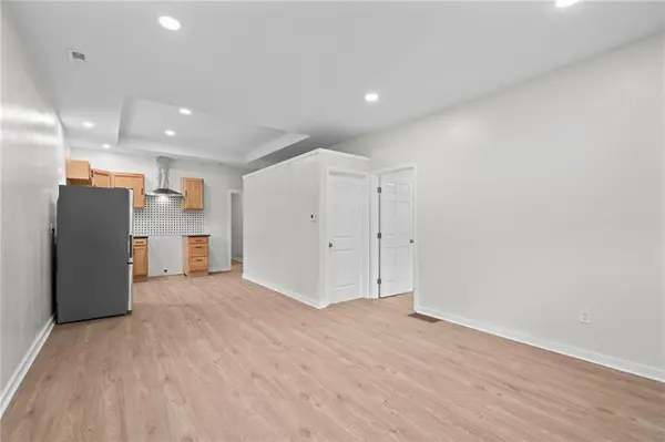 3758 Woodland AVE, Kansas City, MO 64109