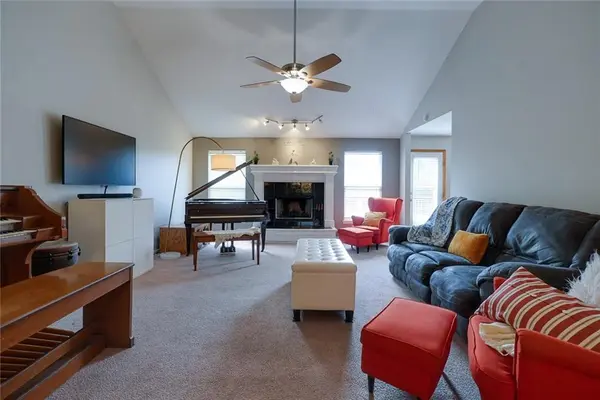 3416 S Arrowhead CT, Independence, MO 64057