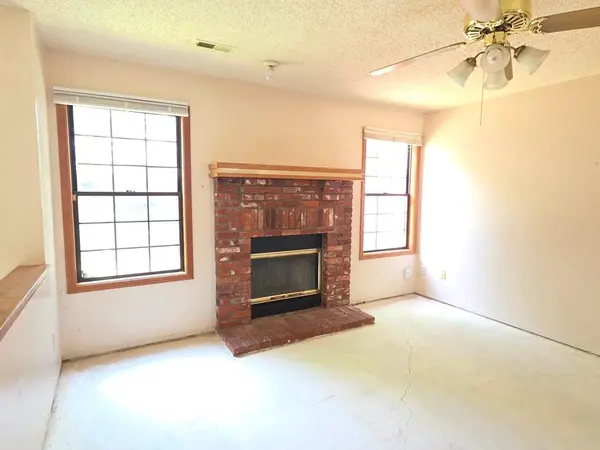 4012 Overland DR, Lawrence, KS 66049