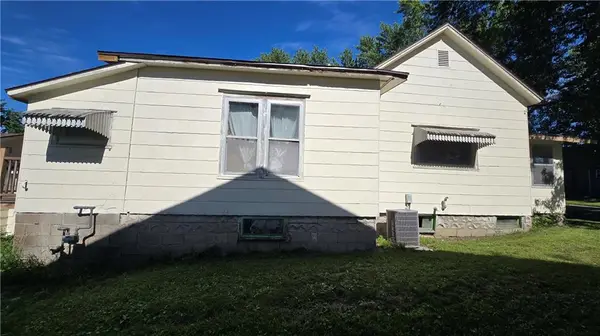 419 E 5th ST, Cameron, MO 64429