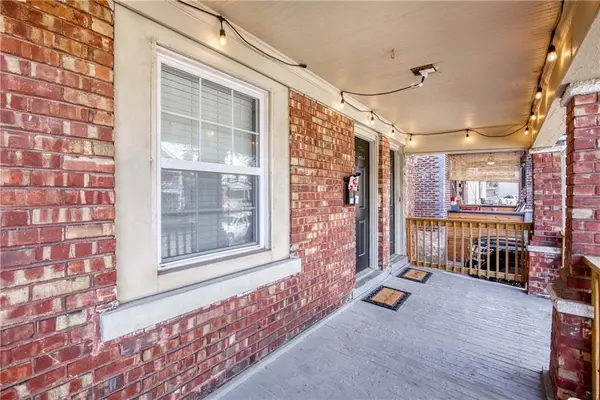 831 W 39th TER, Kansas City, MO 64111