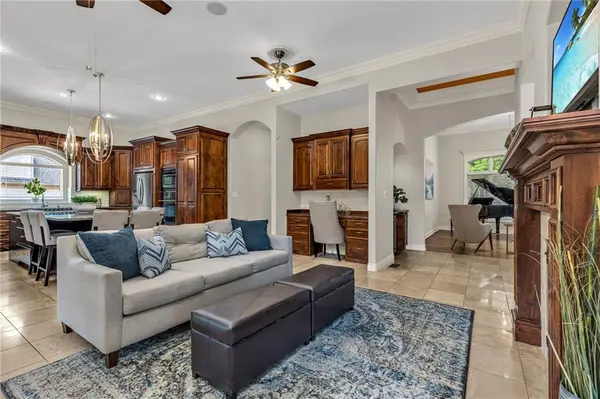 2421 NE Lake Breeze DR, Lee's Summit, MO 64086