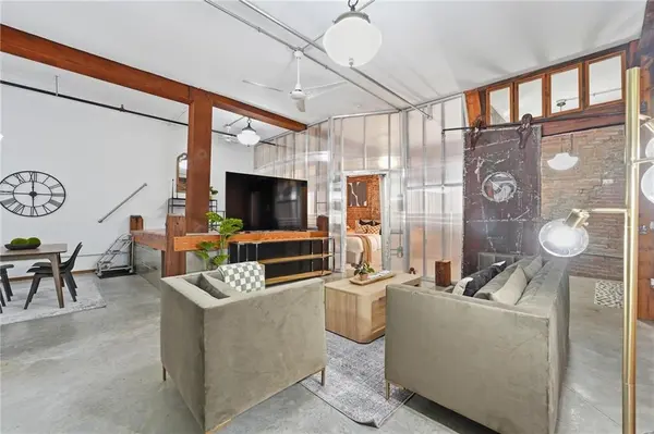 918 E 5th ST #8, Kansas City, MO 64106