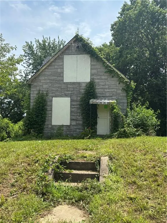 2221 Garfield AVE, Kansas City, KS 66104
