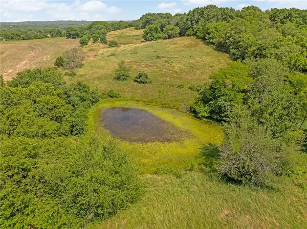 20800 Cantrell RD, Linwood, KS 66052