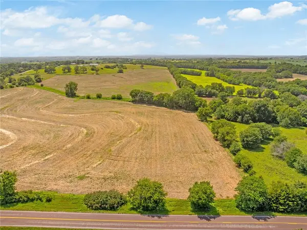14165 206th ST, Linwood, KS 66052