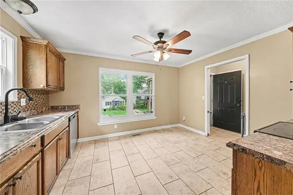 1322 S Hocker AVE, Independence, MO 64055