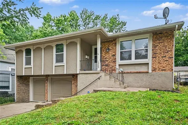 1322 S Hocker AVE, Independence, MO 64055