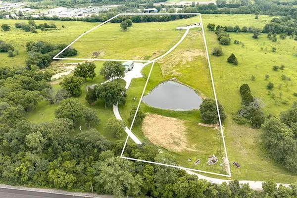24870 139th ST, Lansing, KS 66043